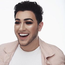 youtuber Manny MUA photo